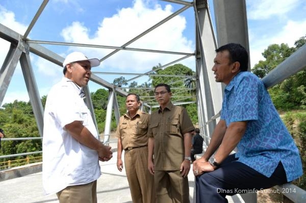 Gubsu Tinjau Proyek-proyek Infrastruktur di Pesisir Barat